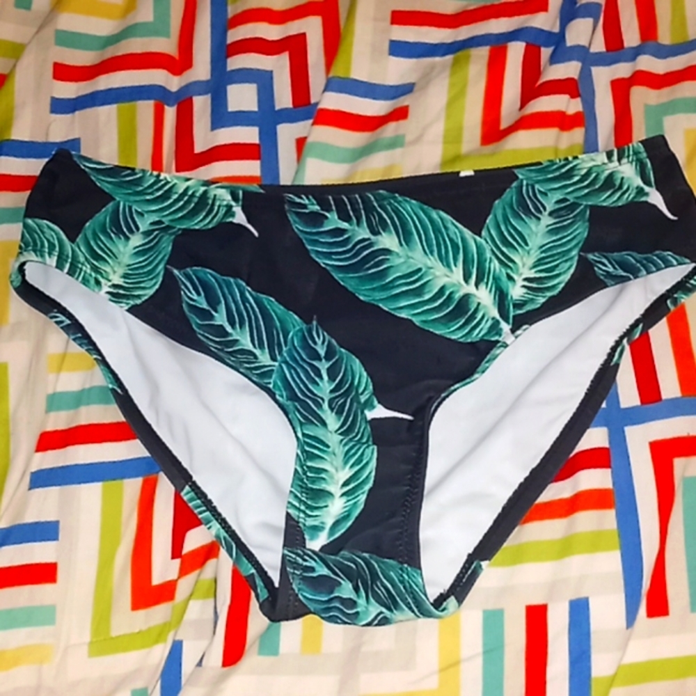 Bathing suit bottoms. small